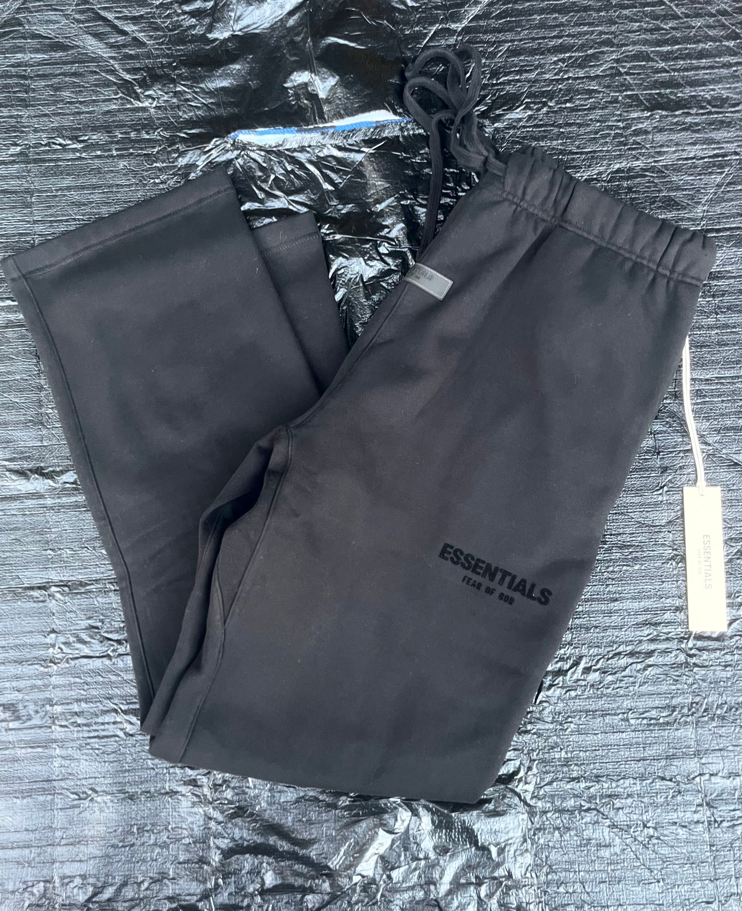 Blk ess sweatpants