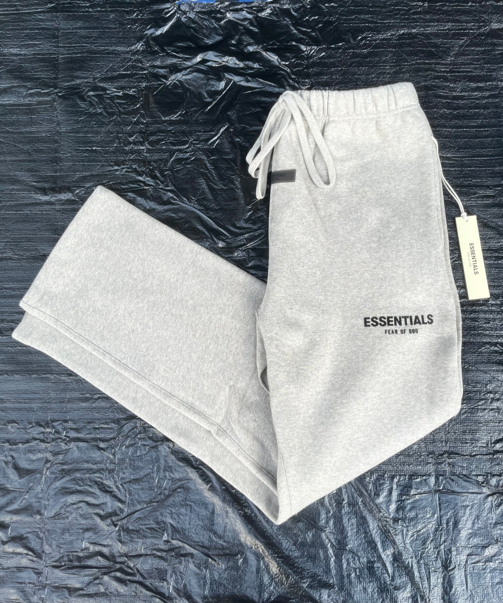 Ess dark sweatpants