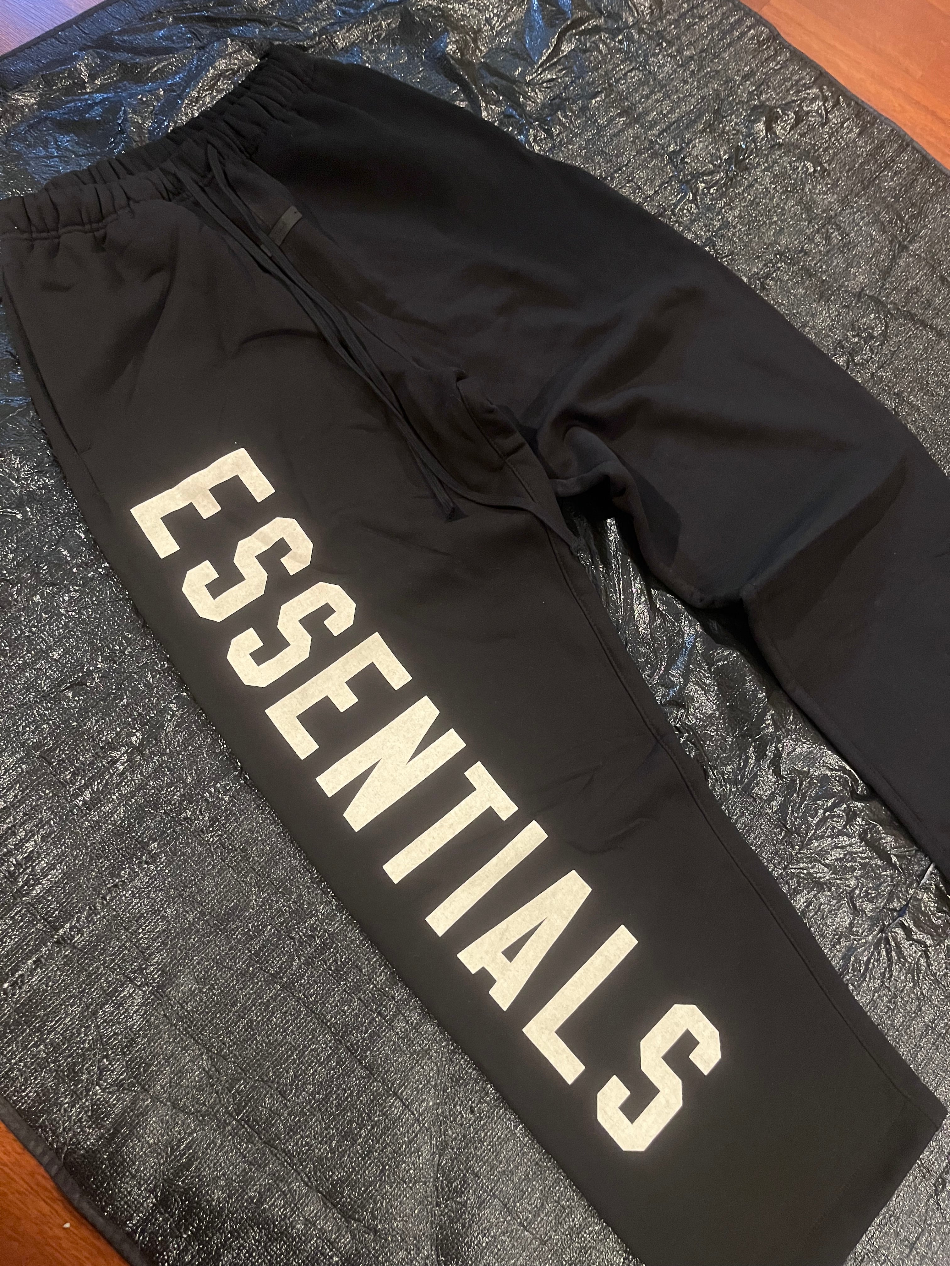 Big letter pants black