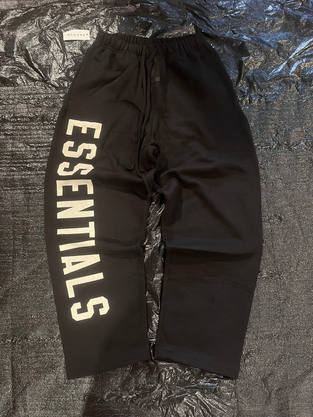 Big letter pants black