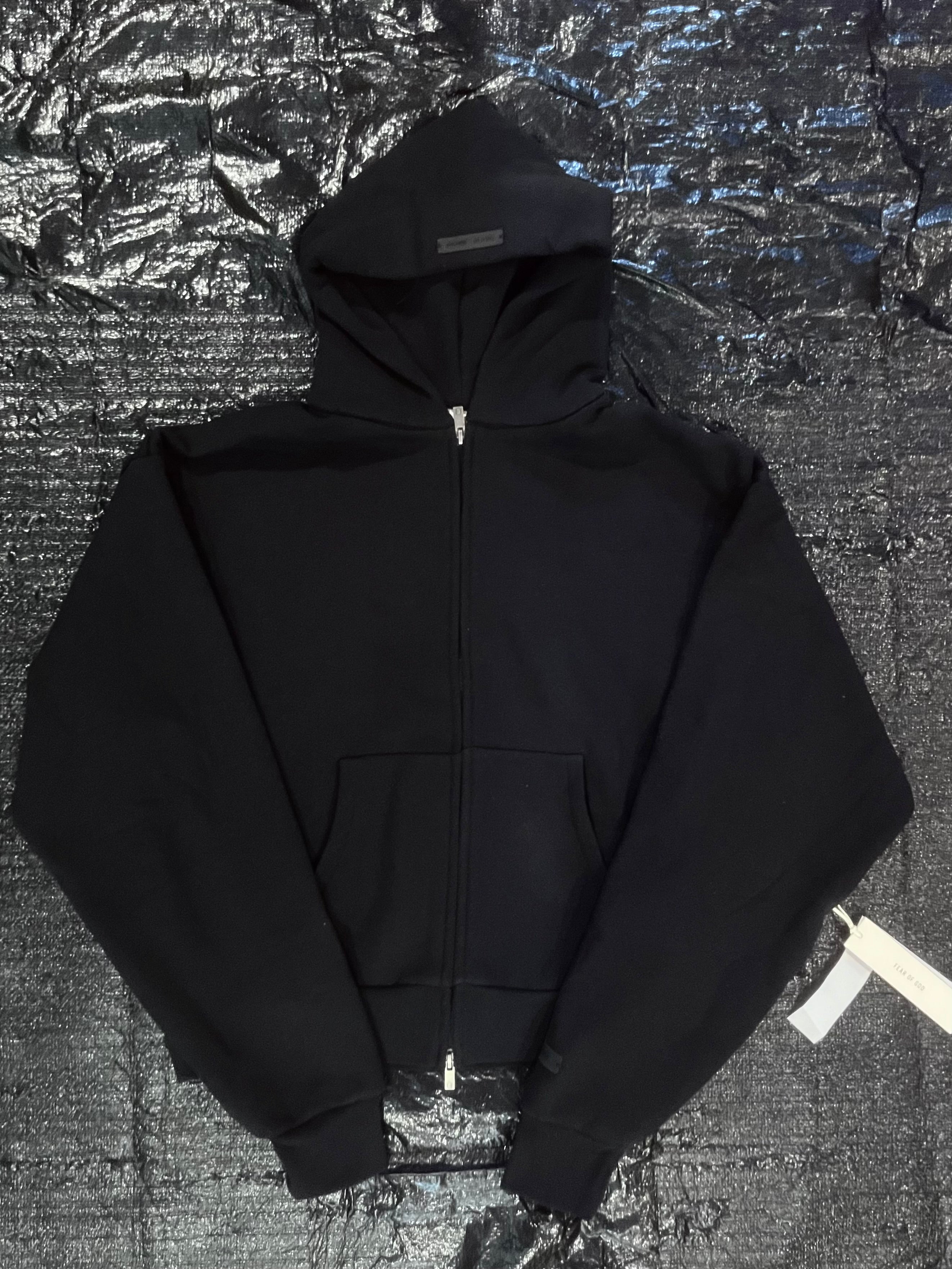 Blk white zip