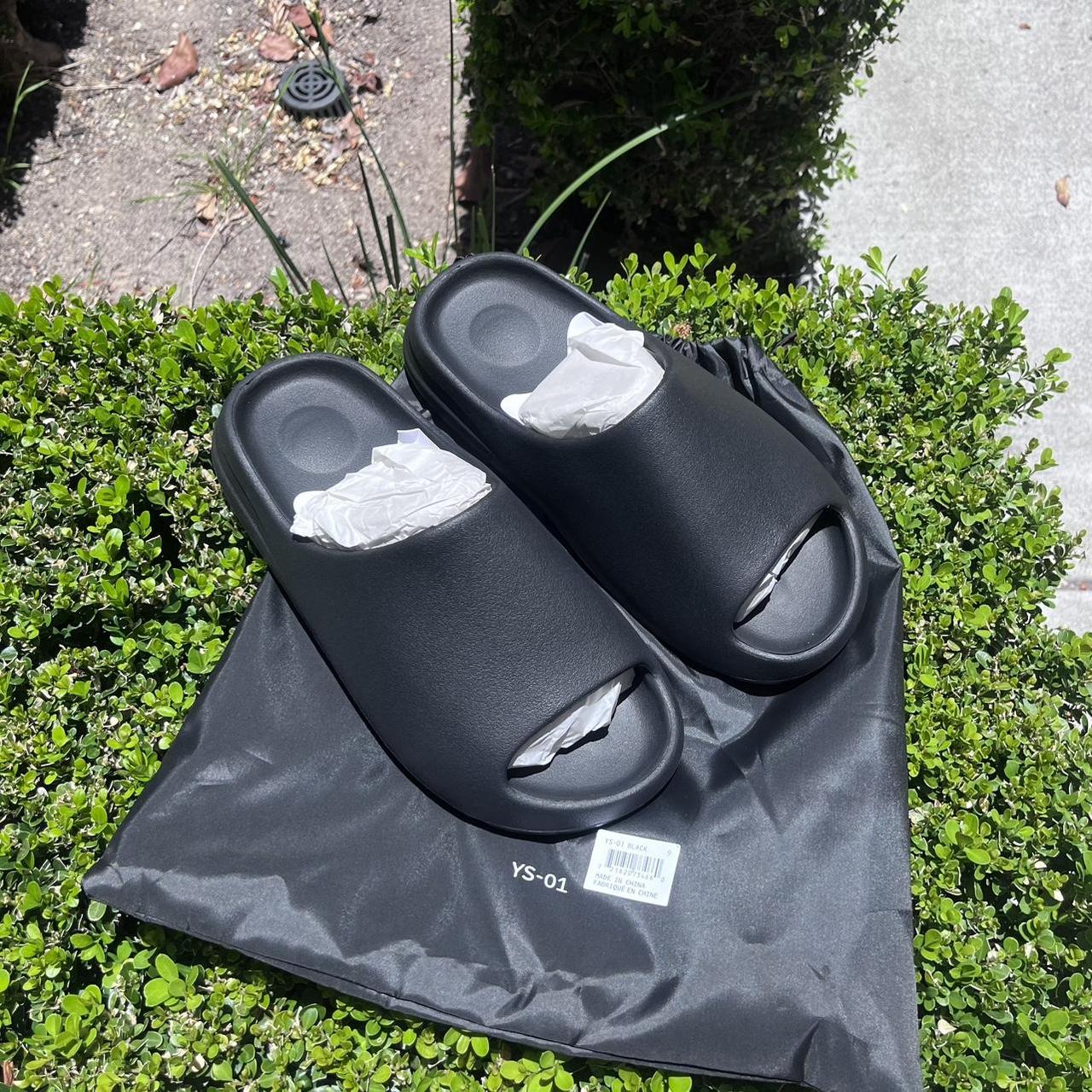 ys-01 slide black